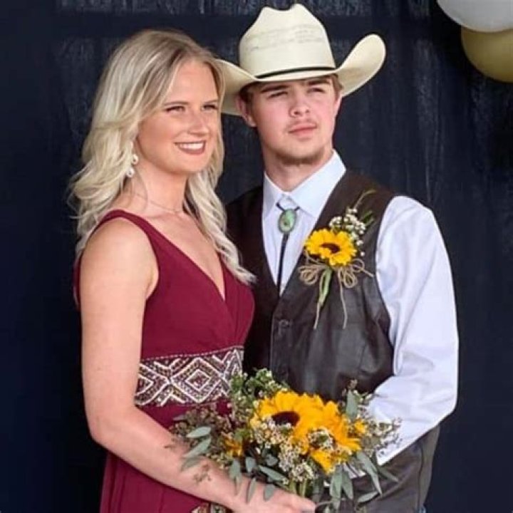 Colin Stough (American Idol) Wiki, Biography, Parents, Girlfriend, Age, Height, Ethnicity & More
