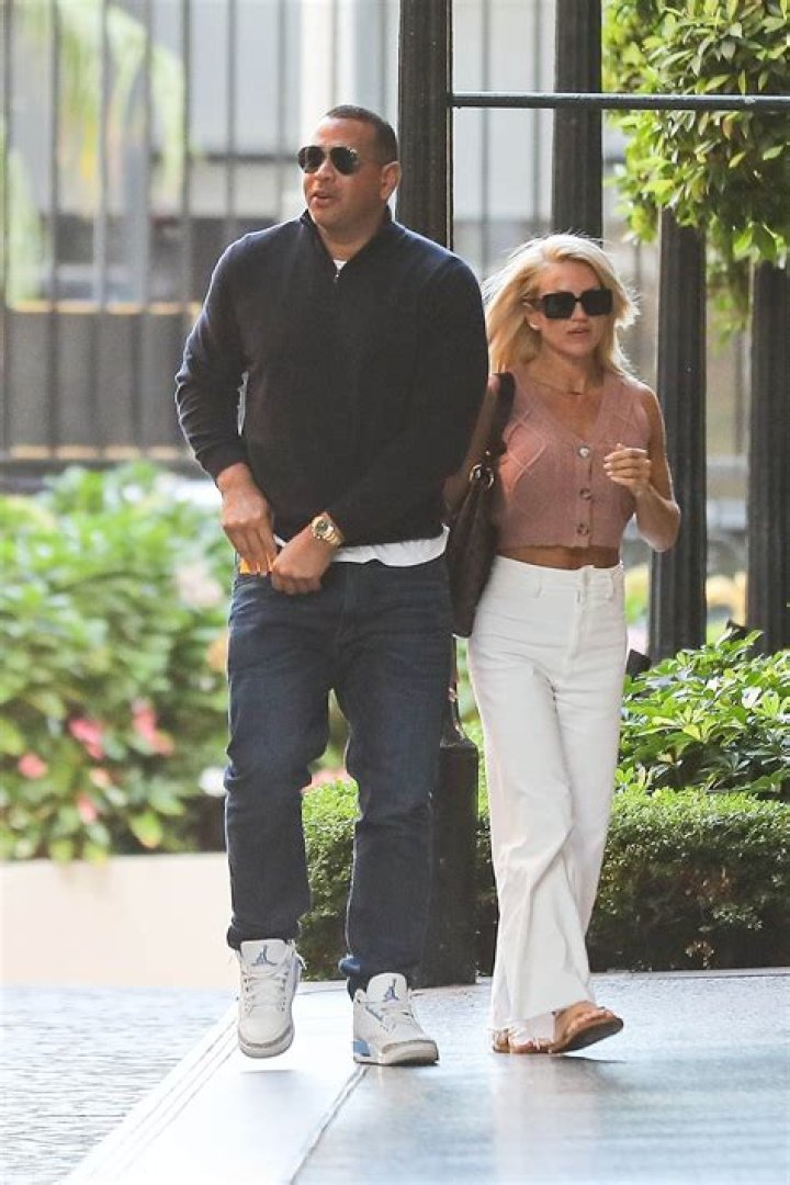 Jennifer Lopez Spends Time With Alex Rodriguez’s Sister as Their Relationship Heats Up!